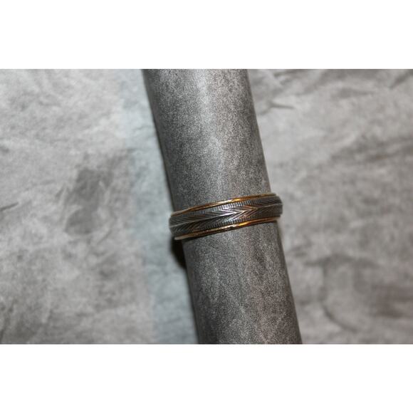 Pretty Vintage c1980s Vargas 14K GF & Sterling Silver Ring Wedding Band SZ 7.5 - Picture 6 of 7